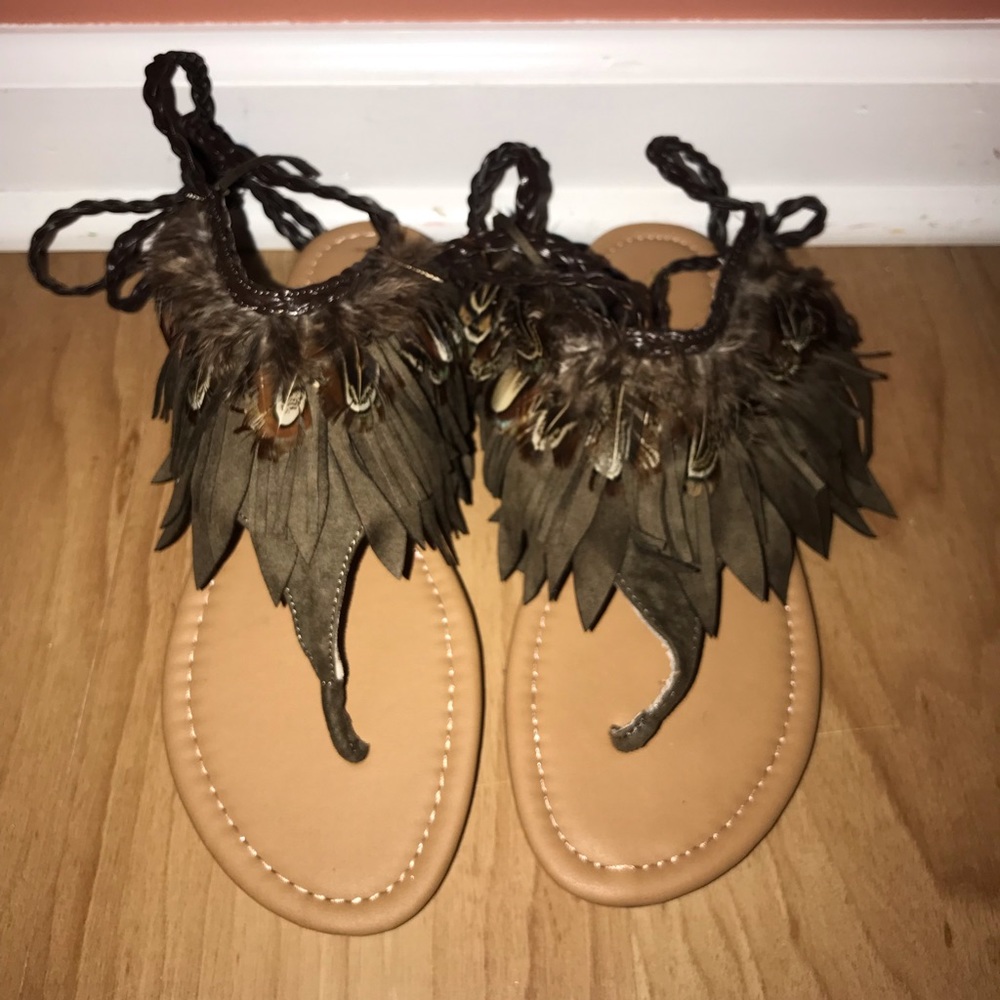Archer Feather Sandals *NWB*